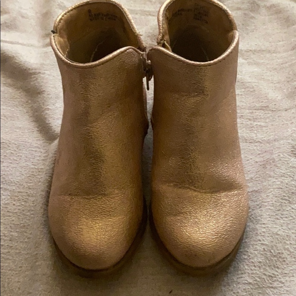 Kids boots sz9